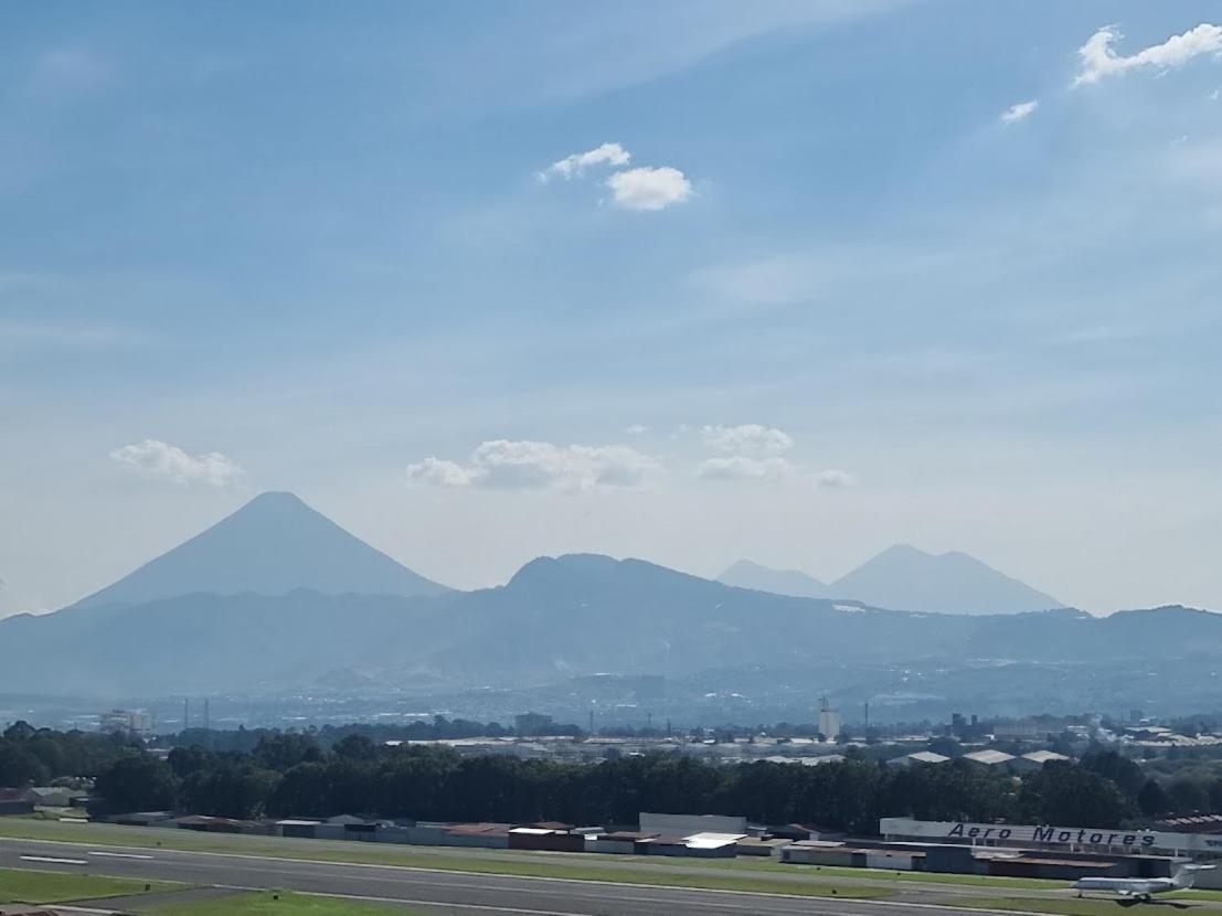 危地马拉Amazing Aircrafts Views In Front Of Airport公寓 外观 照片