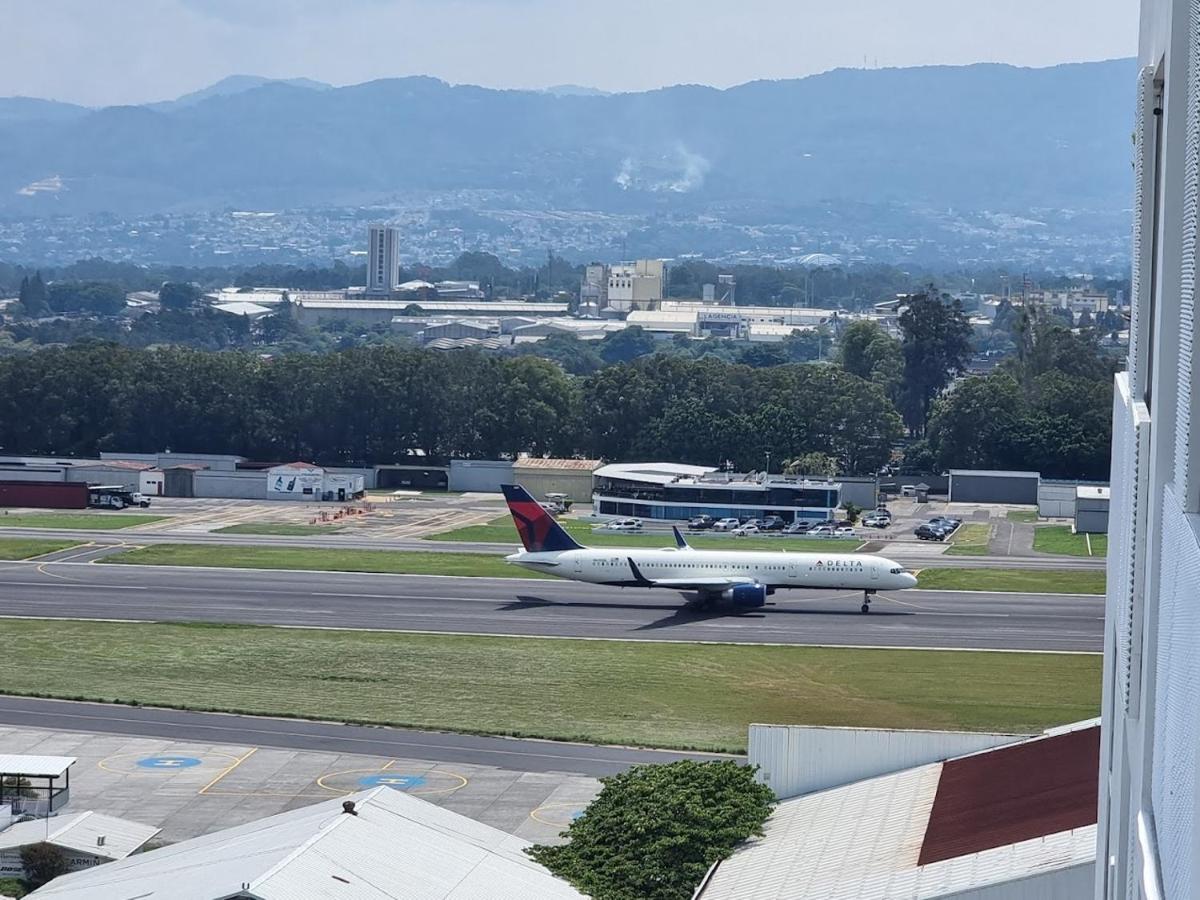危地马拉Amazing Aircrafts Views In Front Of Airport公寓 外观 照片